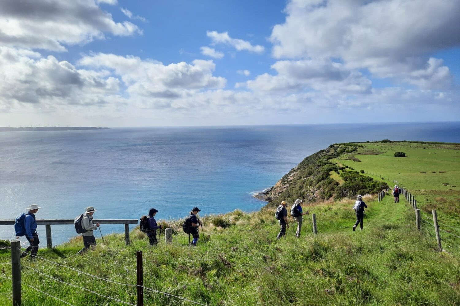Coastline trekking across the Victorian and South Australian trek.